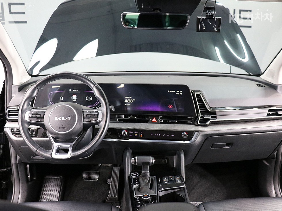 2023 - kia sportage