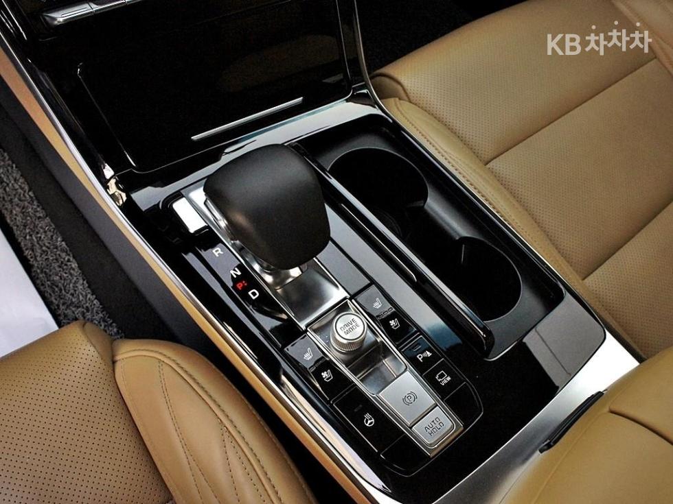 2021 - kia k7