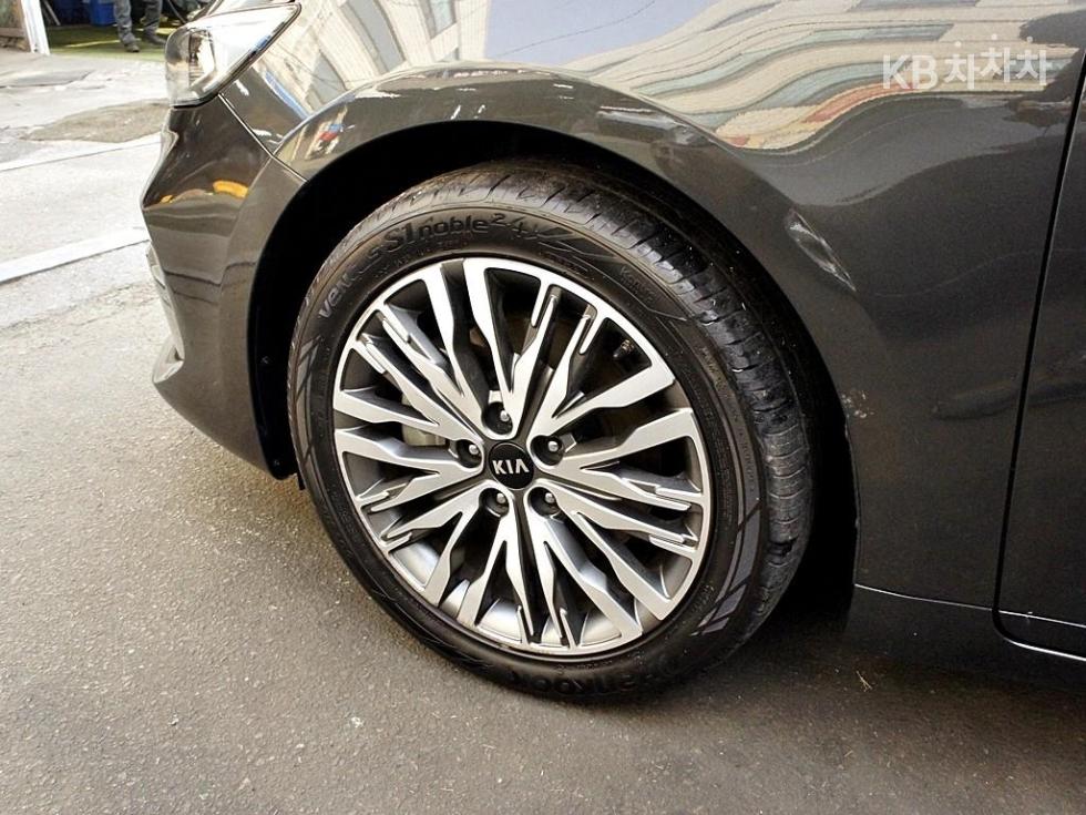 2021 - kia k7