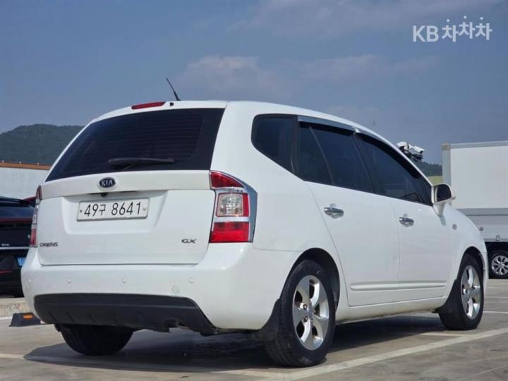 Kia Carens New 2.0 LPI GX Premium Type 5