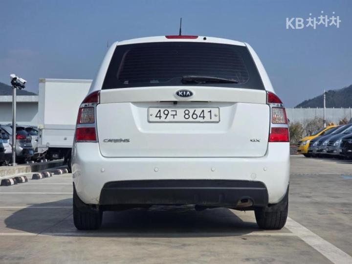 Kia Carens New 2.0 LPI GX Premium Type 6