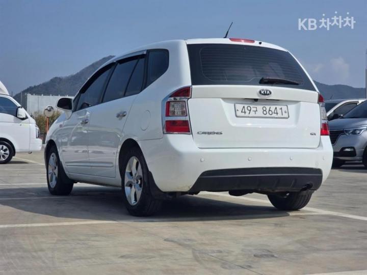 Kia Carens New 2.0 LPI GX Premium Type 7