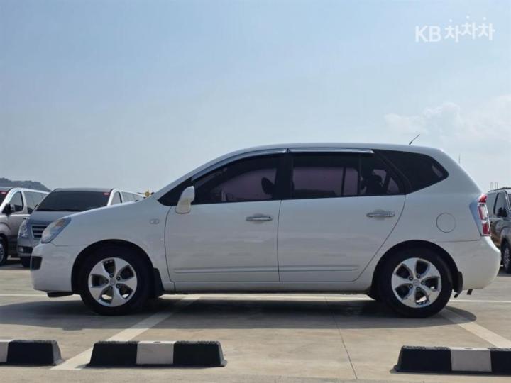 Kia Carens New 2.0 LPI GX Premium Type 9