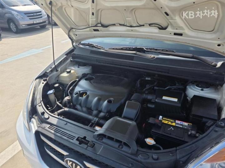 Kia Carens New 2.0 LPI GX Premium Type 10