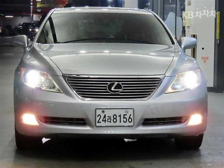 Lexus LS 460 AWD XF40 13 year ~ 3