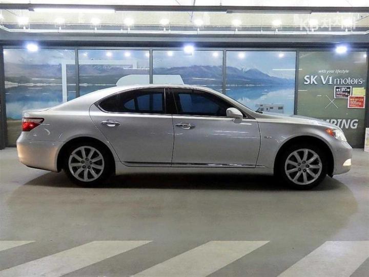 Lexus LS 460 AWD XF40 13 year ~ 4
