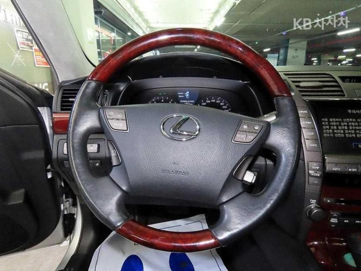 Lexus LS 460 AWD XF40 13 year ~ 9