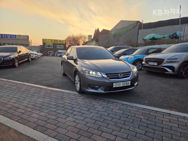 Honda Accord 2.4 Sedan 2008-2012 3