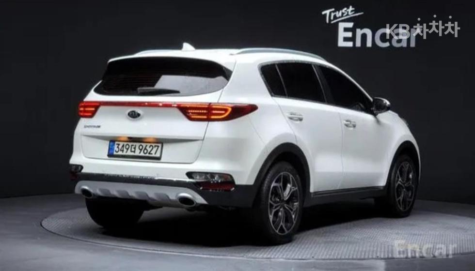 2021 - kia sportage