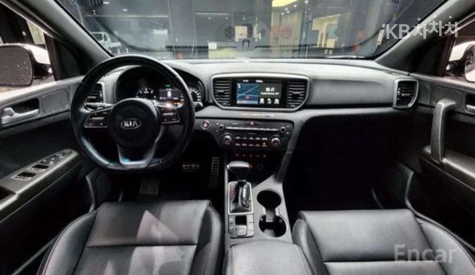 2021 - kia sportage