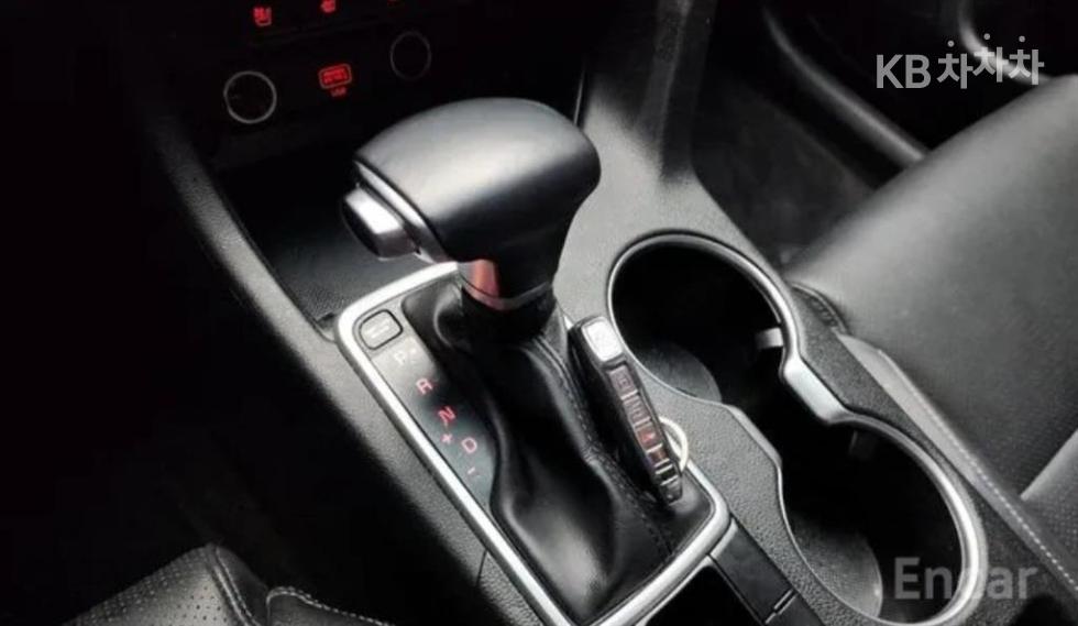 2021 - kia sportage