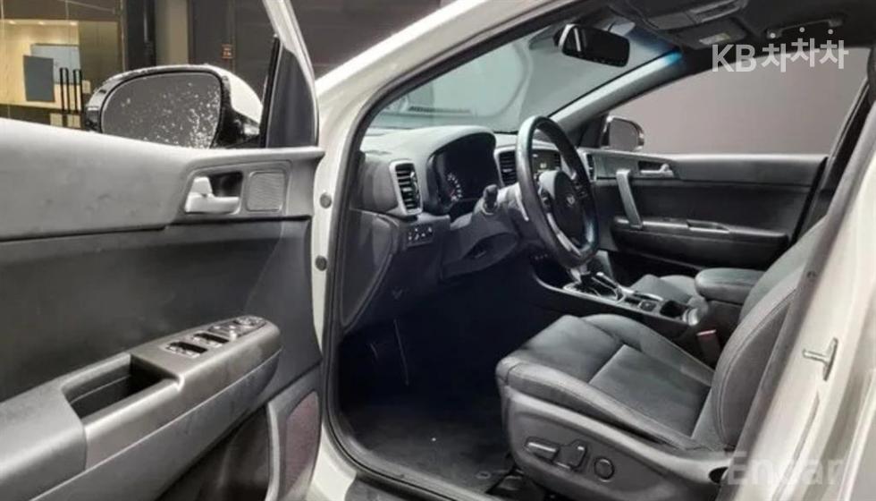 2021 - kia sportage