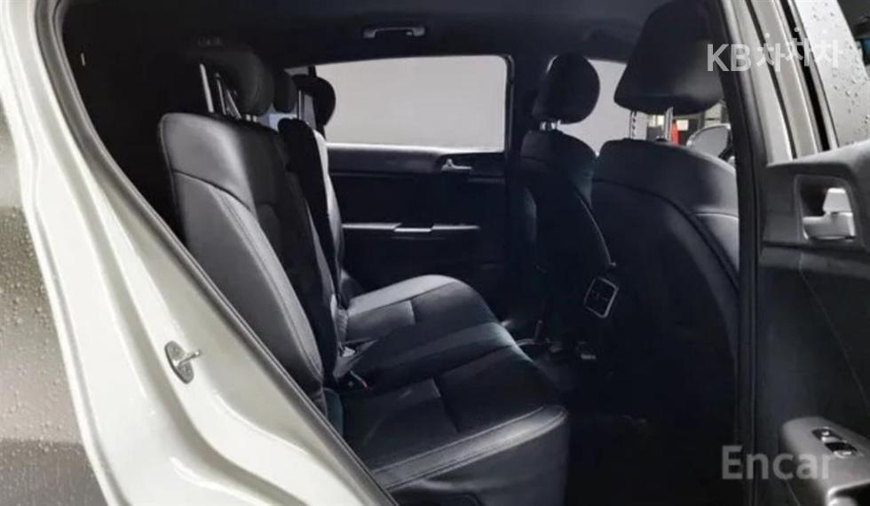 2021 - kia sportage