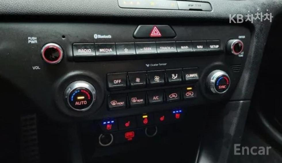 2021 - kia sportage