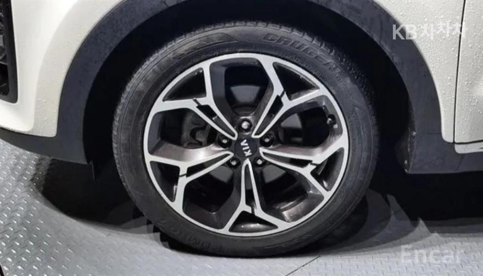 2021 - kia sportage