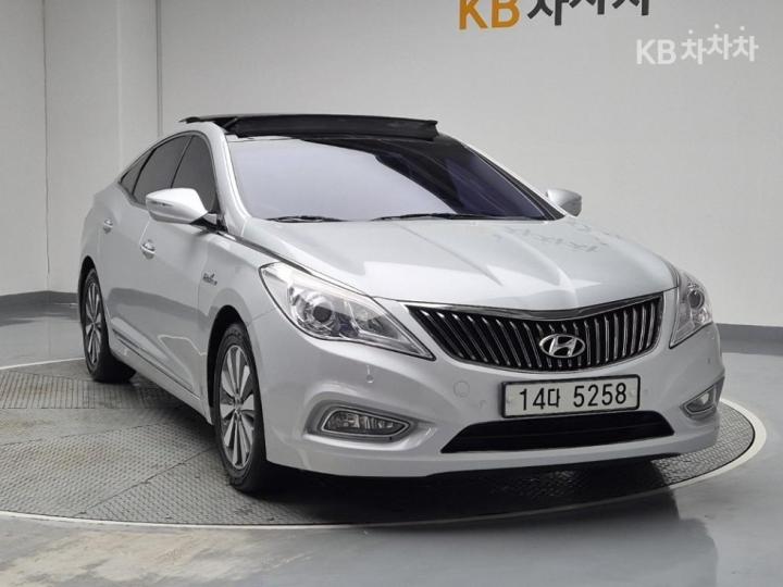 Hyundai Grandeur Hybrid Premium 5