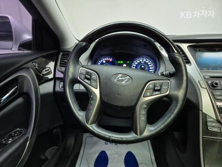 Hyundai Grandeur Hybrid Premium 7