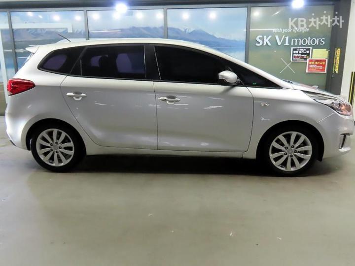 Kia Carens 2.0 LPi Prestige 4