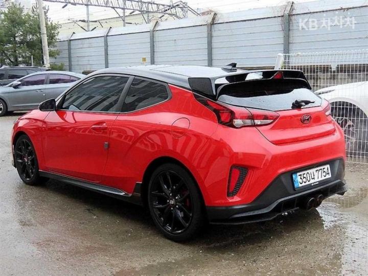 Hyundai Veloster JS 1.6 T-GDi Sport Core 4