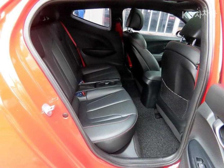 Hyundai Veloster JS 1.6 T-GDi Sport Core 7