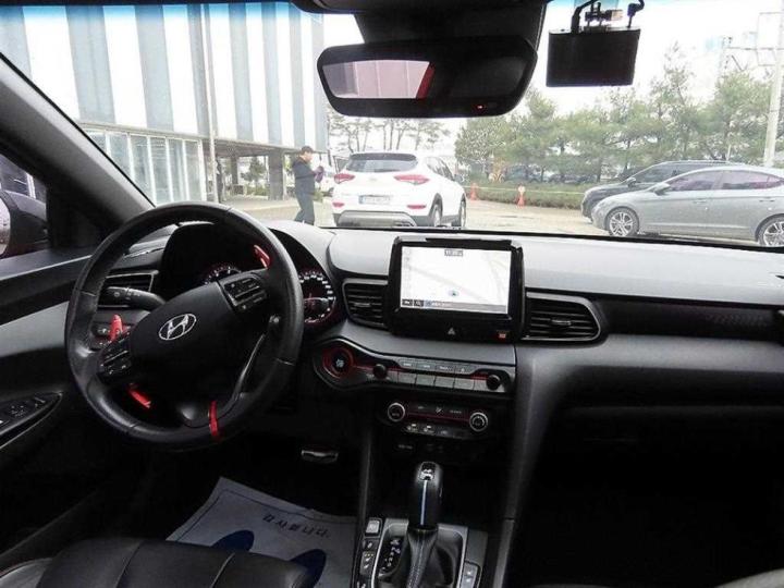 Hyundai Veloster JS 1.6 T-GDi Sport Core 8