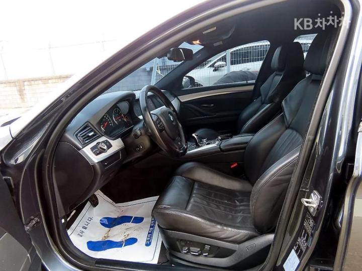 BMW M5 M Series Sedan F10 6