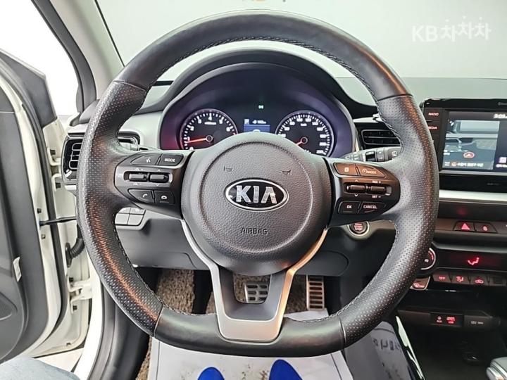 Kia Stonic Gasoline 1.4 MPI Prestige 10