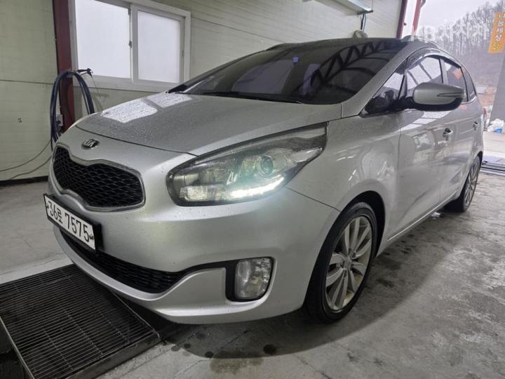 Kia Carens 1.7 VGT Prestige 4