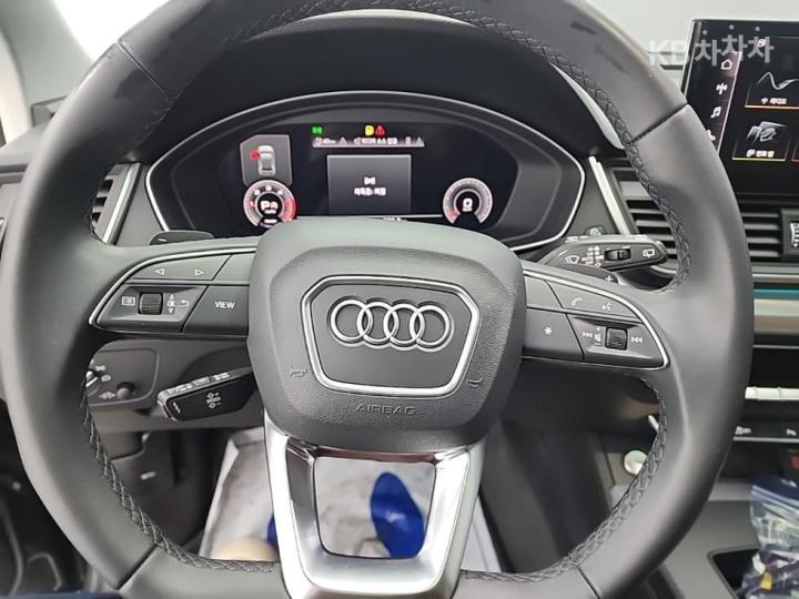 Audi Q5 FY 40 TDI quattro Base Type 10