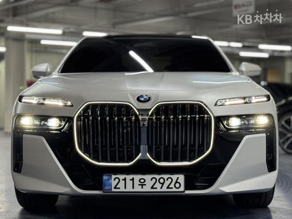 BMW 7er — miniaturë 2