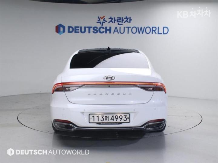 Hyundai Grandeur LPi 3.0 Premium Choice 5