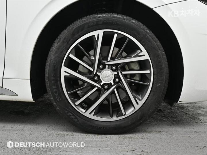 Hyundai Grandeur LPi 3.0 Premium Choice 6