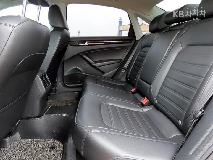 Volkswagen Passat 1.8 TSI Base Type 7