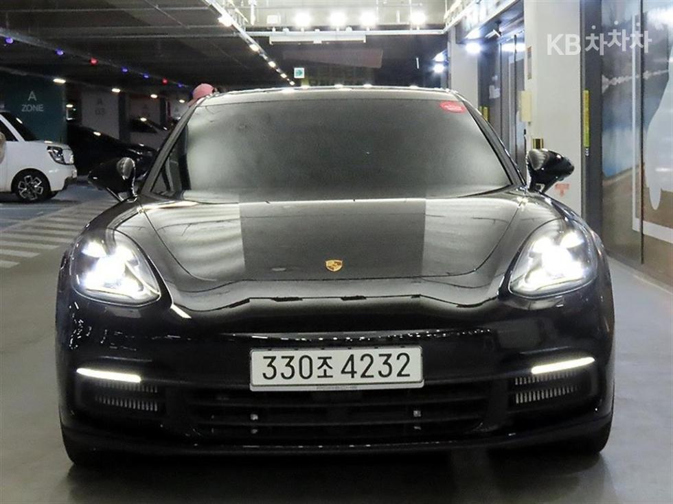 Porsche Panamera — miniaturë 2