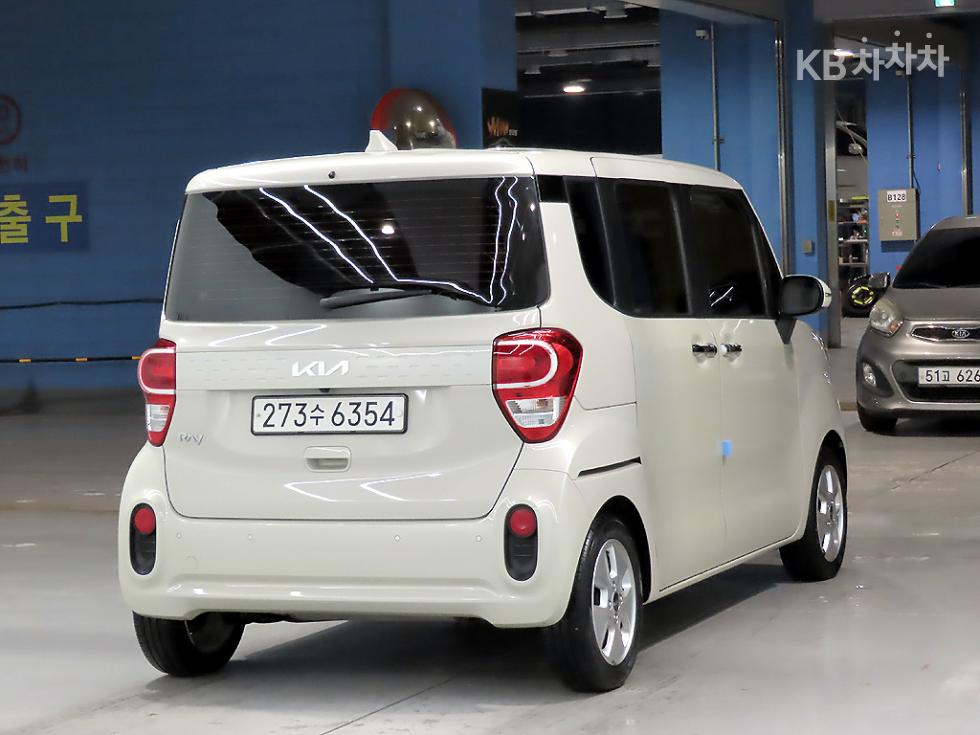 2022 - kia ray