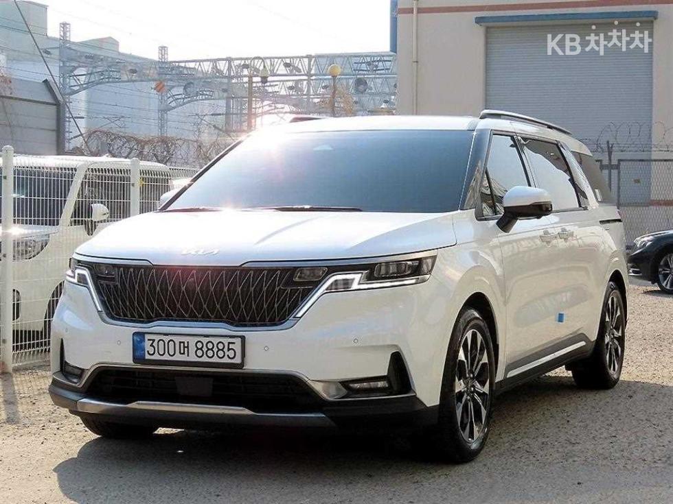 2023 - kia carnival