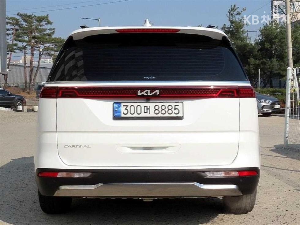 2023 - kia carnival