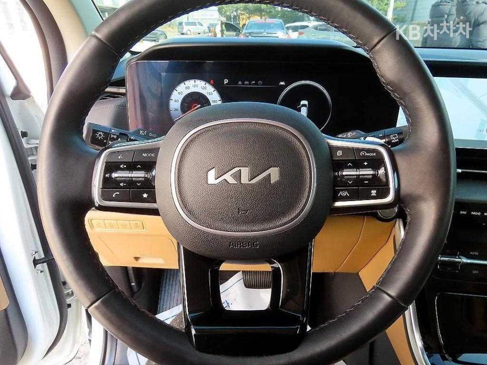 2023 - kia carnival