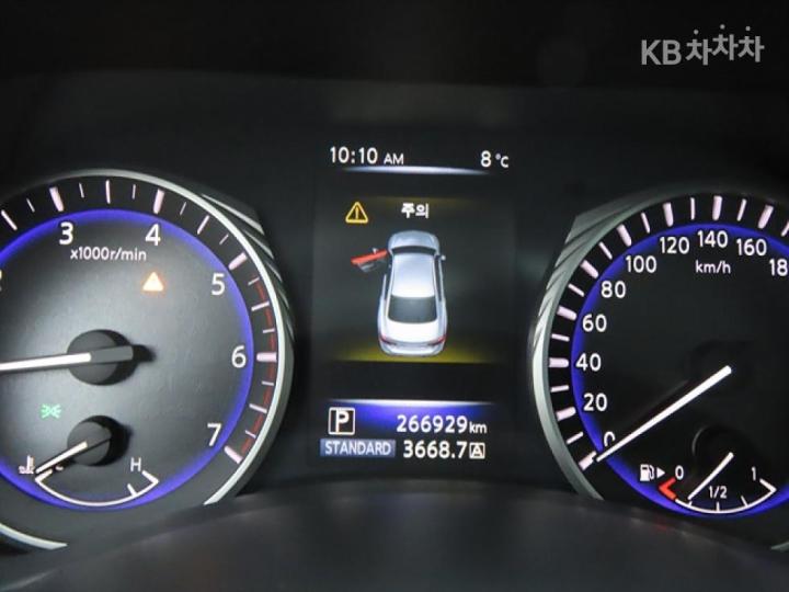 Infiniti Q50 2.2d Premium 9