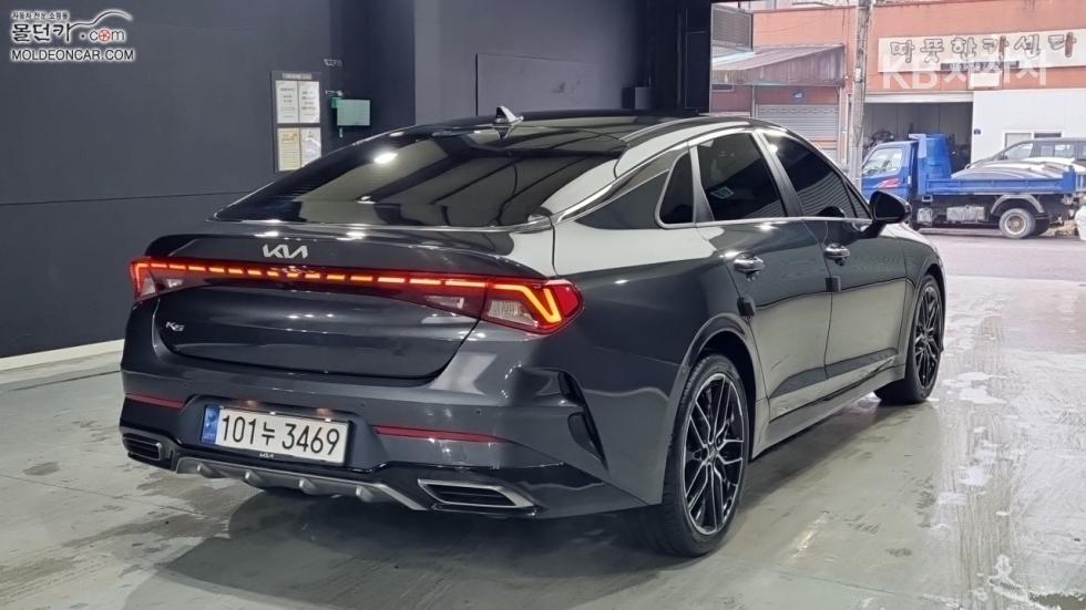2022 - kia k5