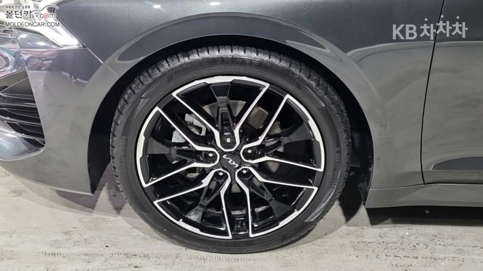 2022 - kia k5