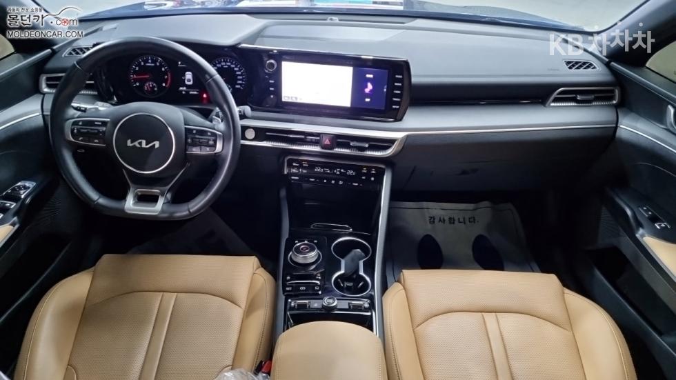 2022 - kia k5