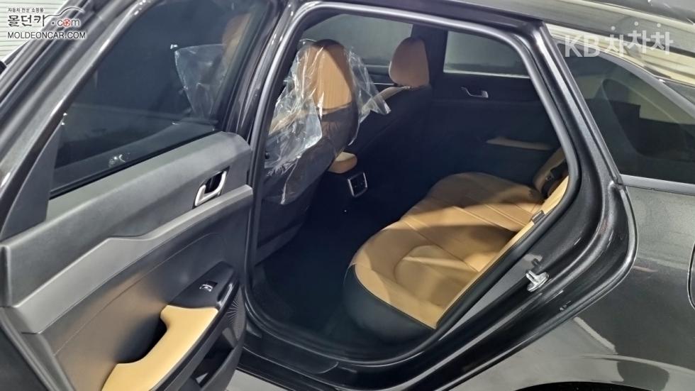 2022 - kia k5