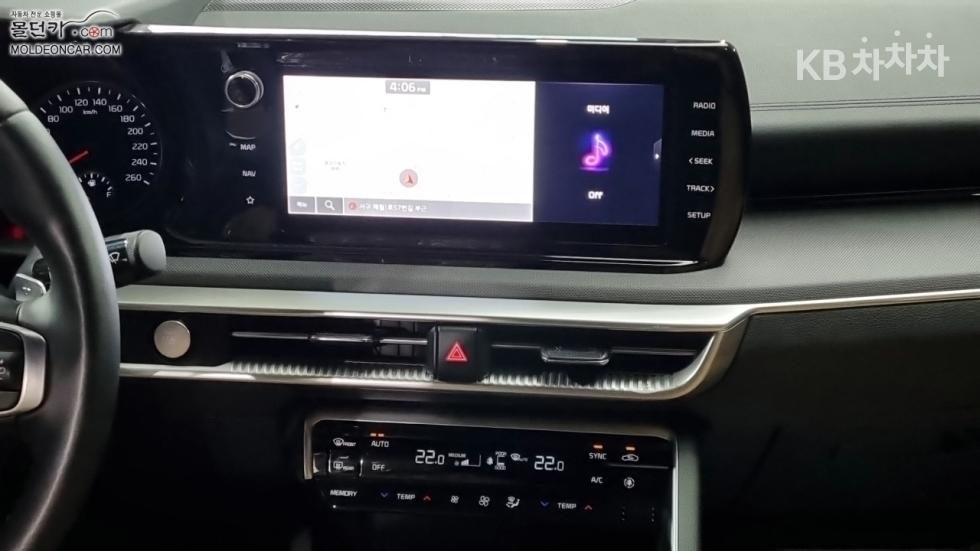 2022 - kia k5