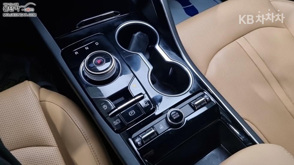 2022 - kia k5
