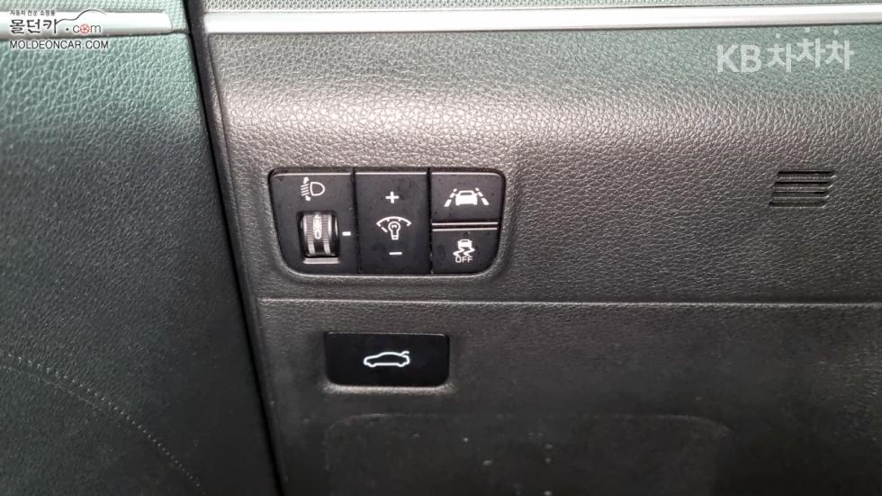 2022 - kia k5