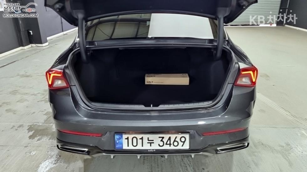 2022 - kia k5