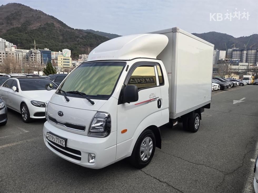 2020 - kia bongo iii