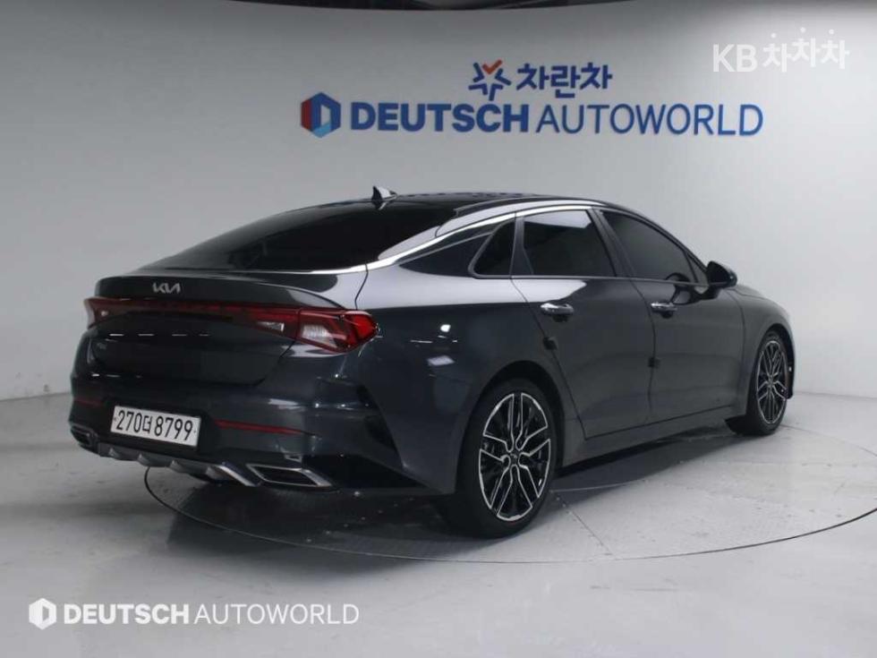 2022 - kia k5