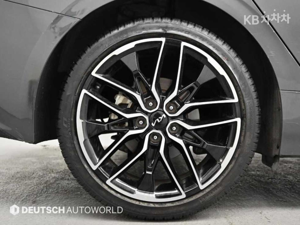 2022 - kia k5